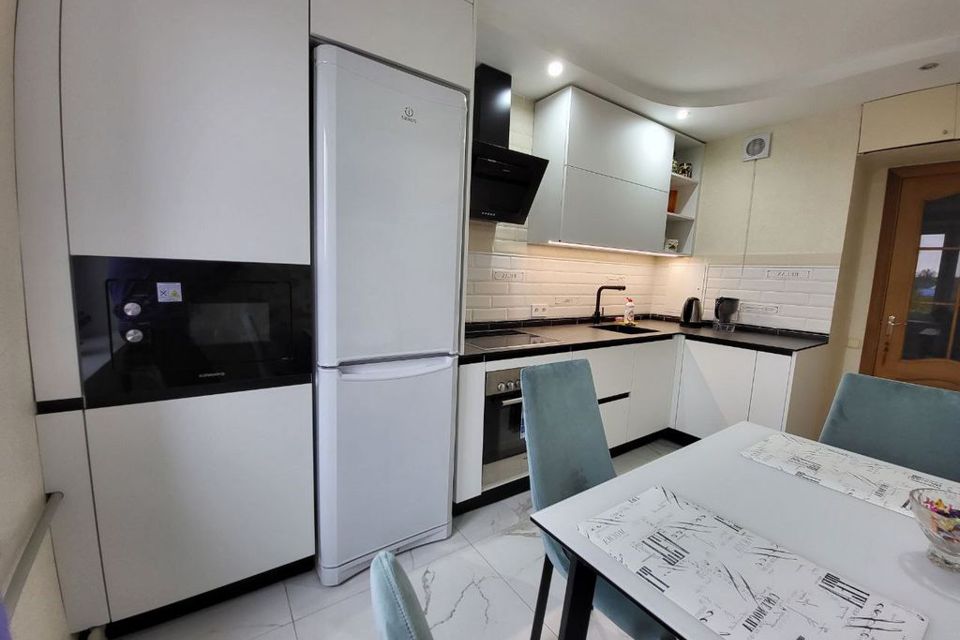 Сдаётся 2-комнатная квартира, 57 м²