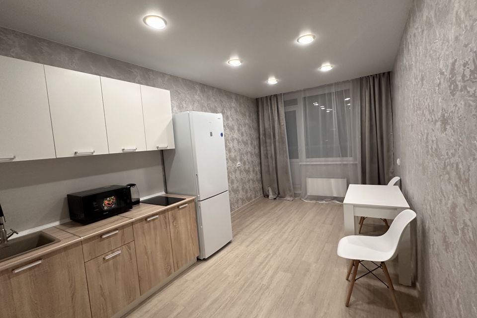 Сдаётся 1-комнатная квартира, 42 м²