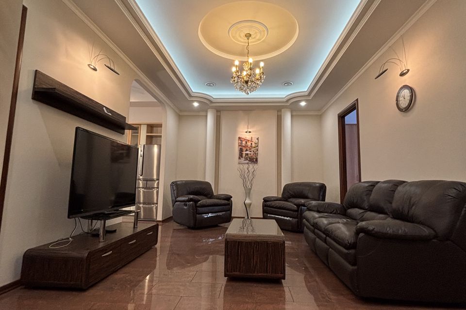 Сдаётся 3-комнатная квартира, 93 м²