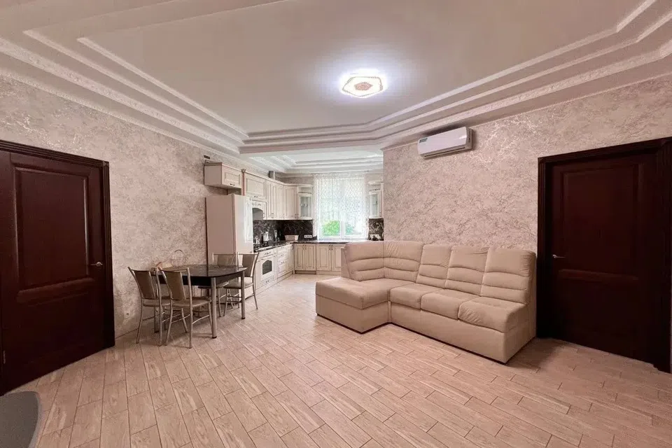 Сдаётся 3-комнатная квартира, 90 м²