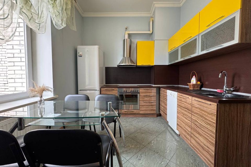 Сдаётся 2-комнатная квартира, 71.2 м²