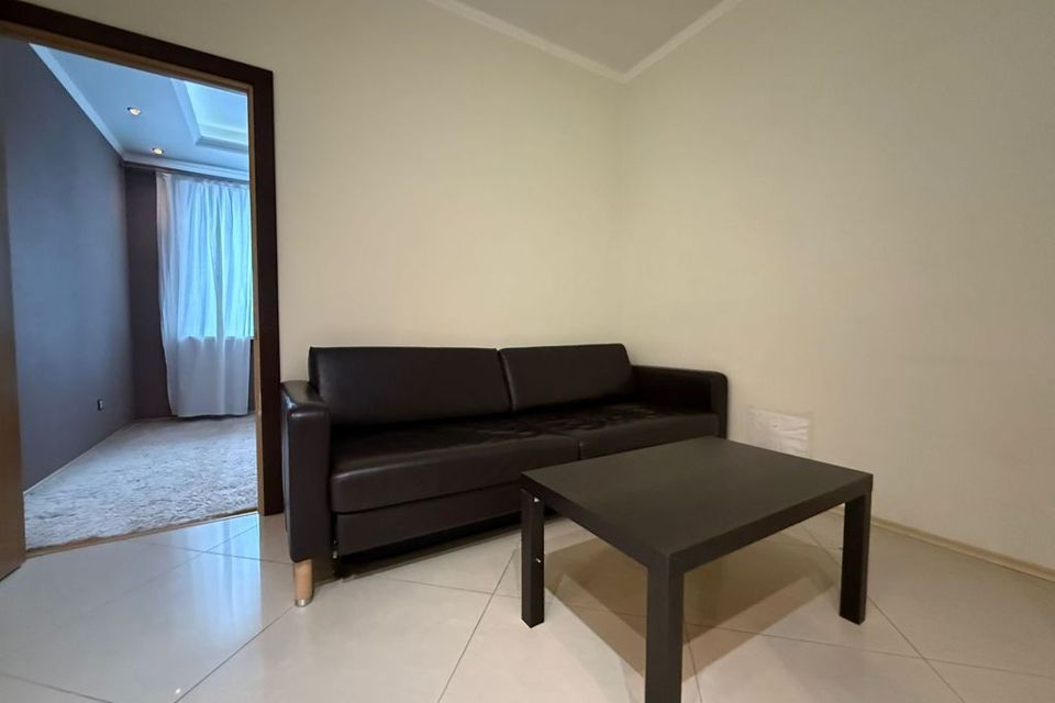 Сдаётся 1-комнатная квартира, 38 м²