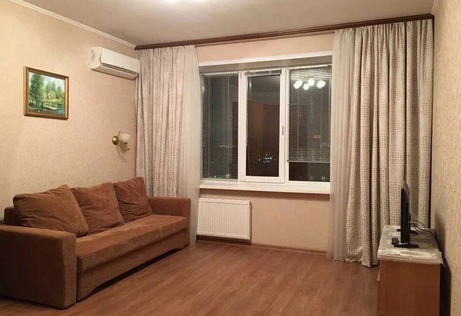 Сдаётся 1-комнатная квартира, 38 м²