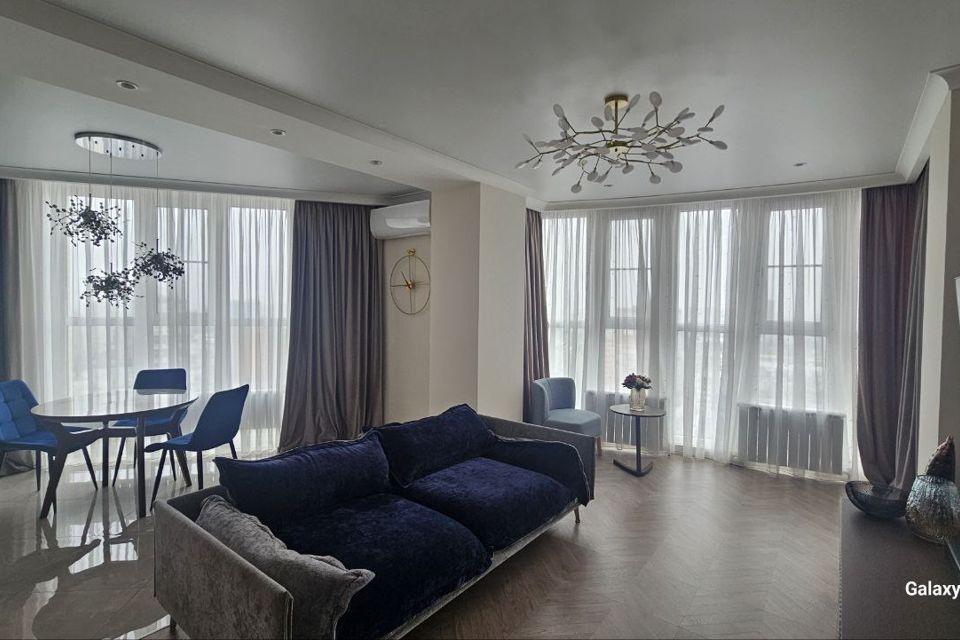 Сдаётся 3-комнатная квартира, 93 м²