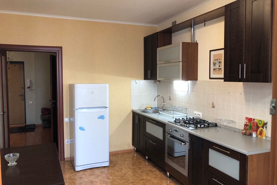 Сдаётся 1-комнатная квартира, 66 м²