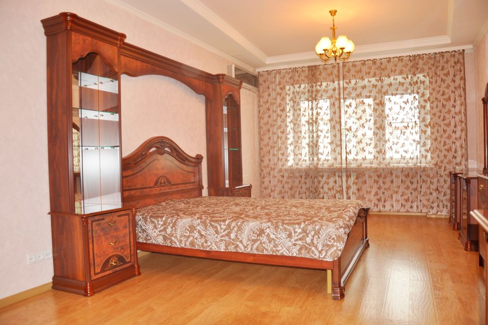 Сдаётся 2-комнатная квартира, 79.2 м²