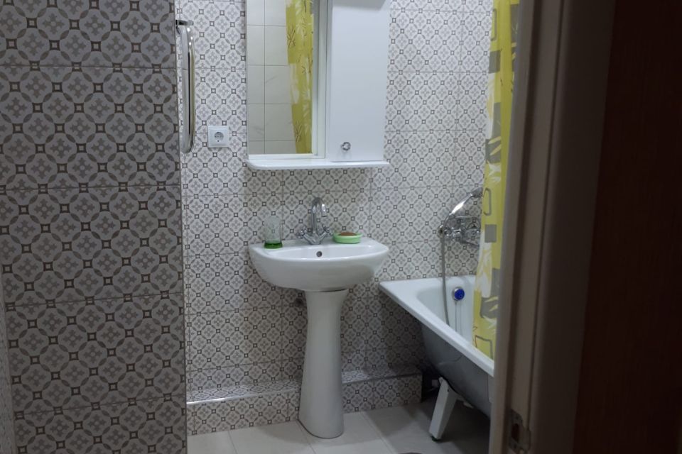 Сдаётся 2-комнатная квартира, 56.4 м²