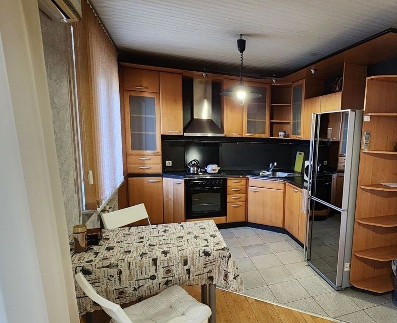 Сдаётся 2-комнатная квартира, 65 м²