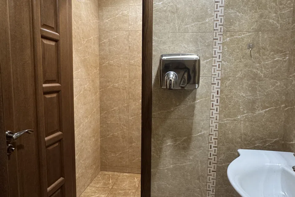 Сдаётся помещение своб. назначения, 178.5 м²