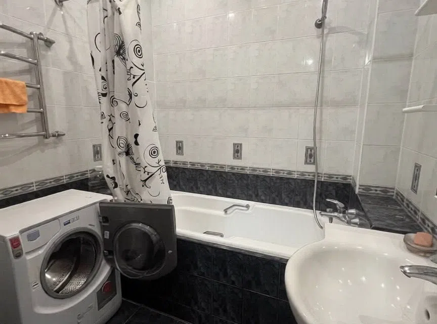 Сдаётся 2-комнатная квартира, 55 м²