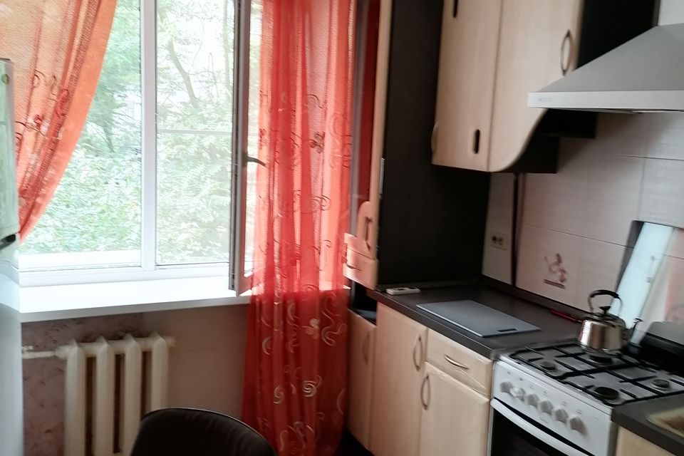 Сдаётся 3 комнаты в 3-комн. квартире, 20 м²