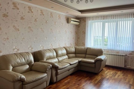 Сдаётся 1-комнатная квартира, 55 м²