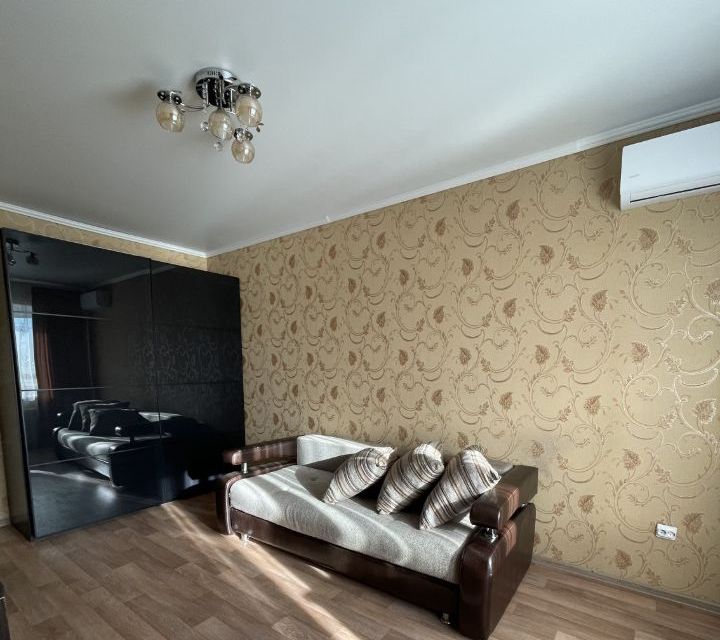 Сдаётся 1-комнатная квартира, 42 м²