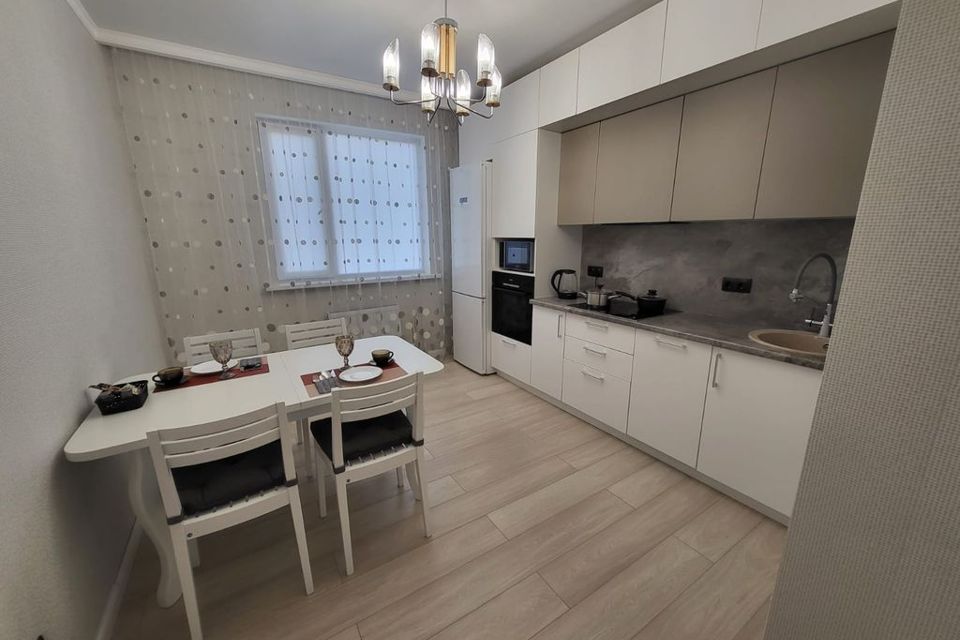 Сдаётся 1-комнатная квартира, 38 м²