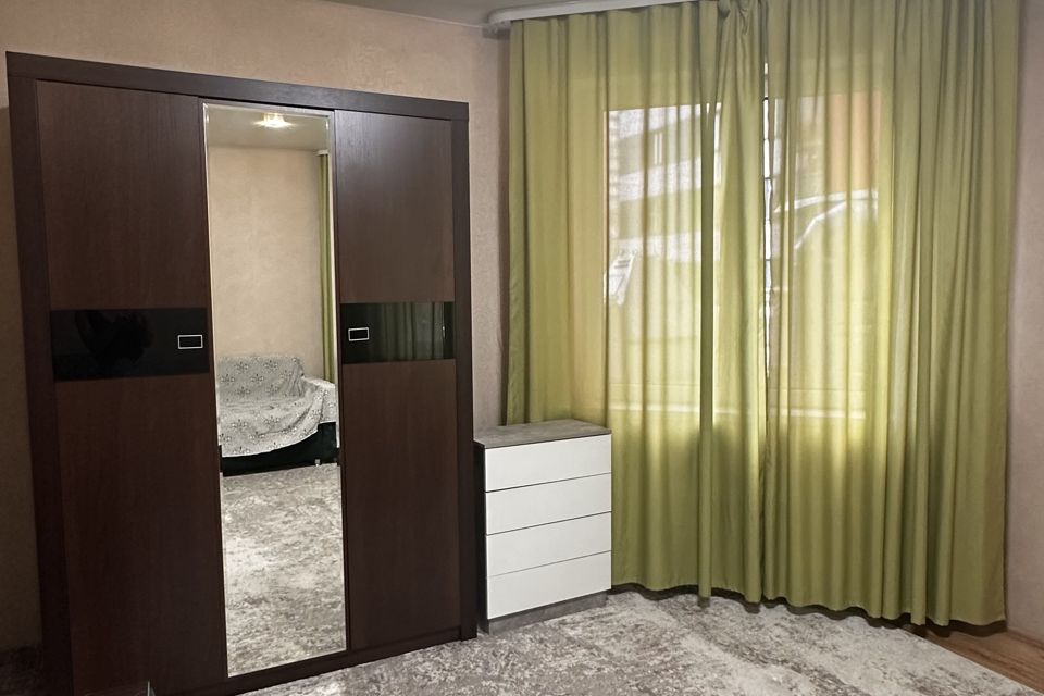 Сдаётся 2-комнатная квартира, 65 м²