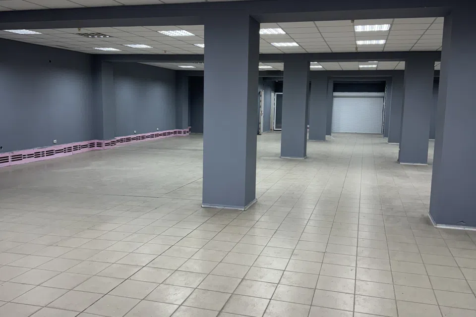 Сдаётся торговое помещение, 657 м²