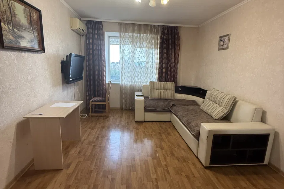 Сдаётся 1-комнатная квартира, 42 м²