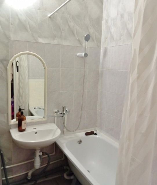 Сдаётся 1-комнатная квартира, 42 м²