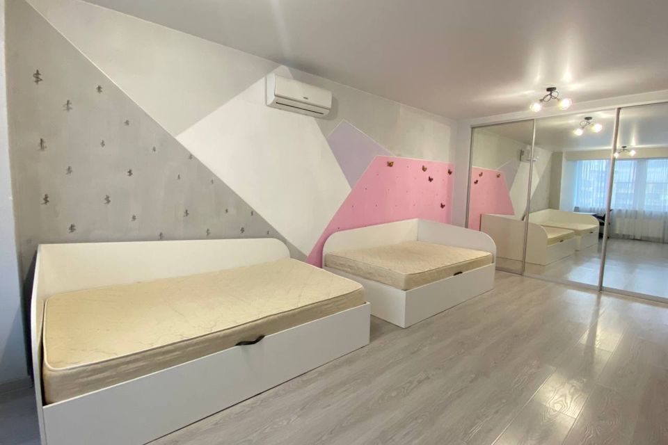 Сдаётся 2-комнатная квартира, 95 м²