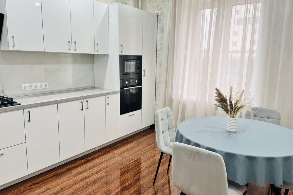 Сдаётся 1-комнатная квартира, 59 м²