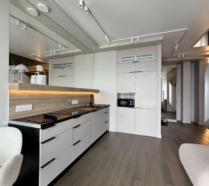 Сдаётся 3-комнатная квартира, 118 м²