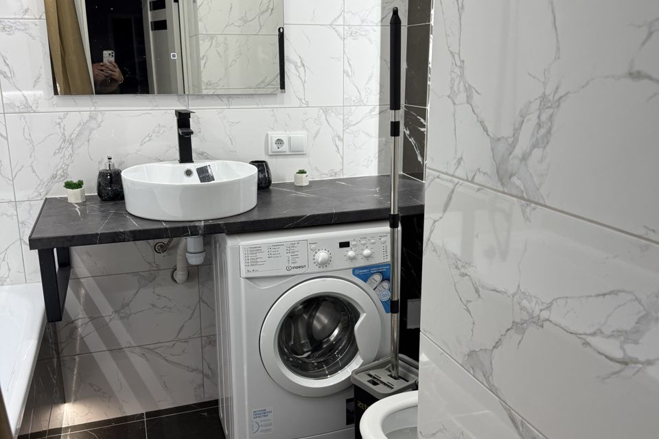 Сдаётся 2-комнатная квартира, 76 м²
