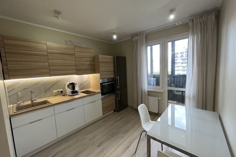 Сдаётся 1-комнатная квартира, 38 м²