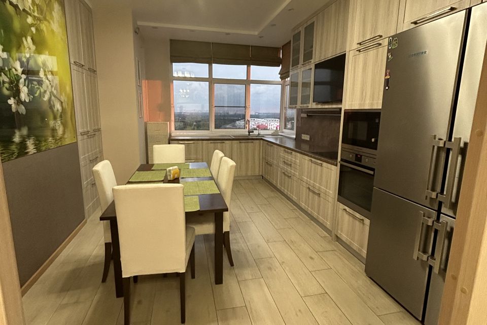 Сдаётся 3-комнатная квартира, 107 м²