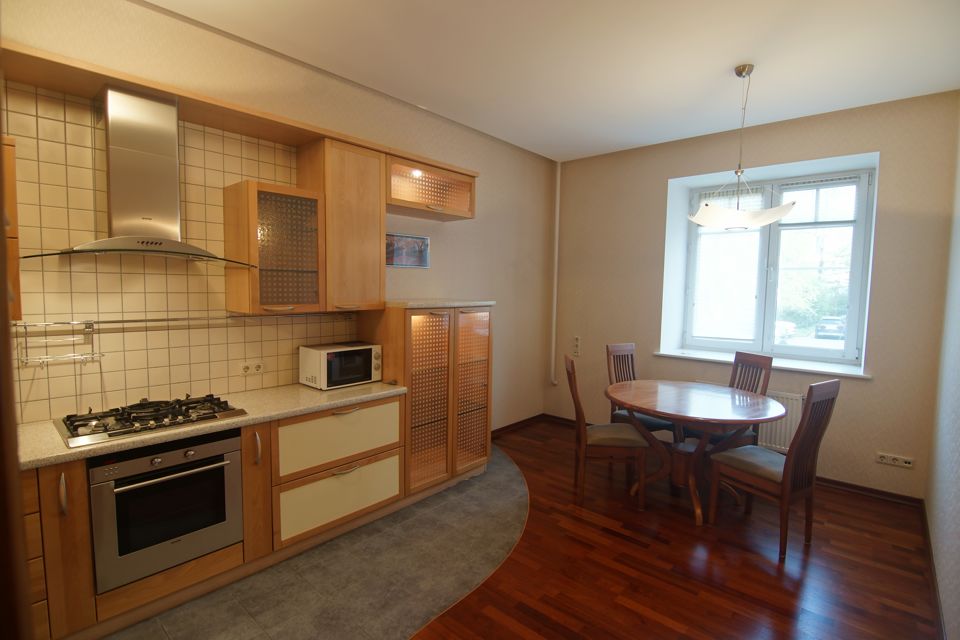 Сдаётся 2-комнатная квартира, 81.4 м²