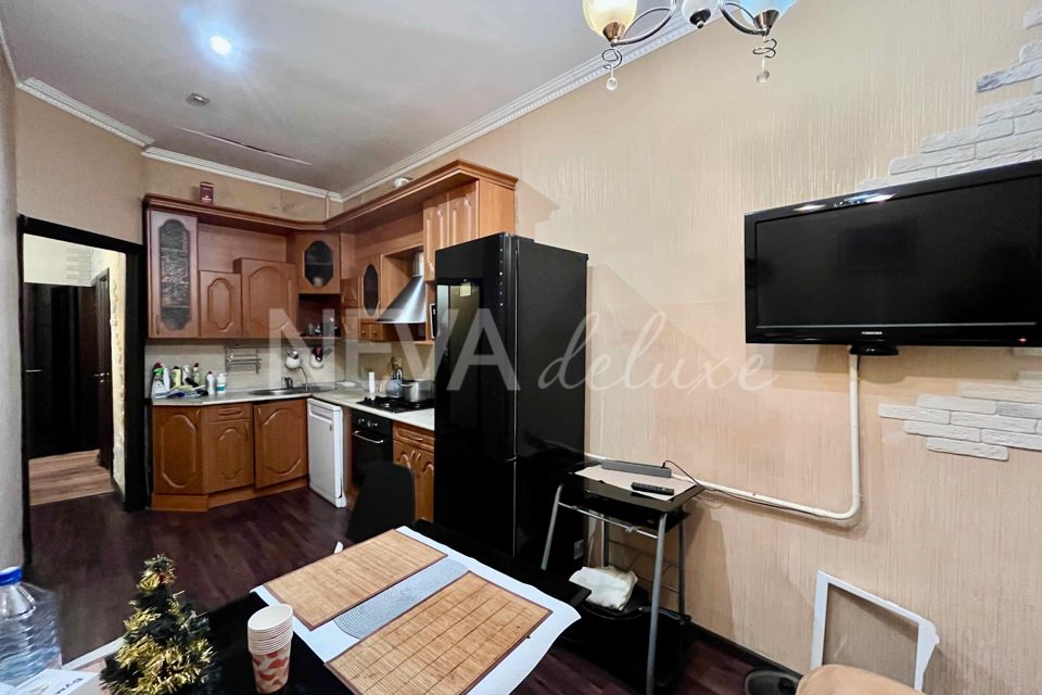 Сдаётся 2-комнатная квартира, 77 м²