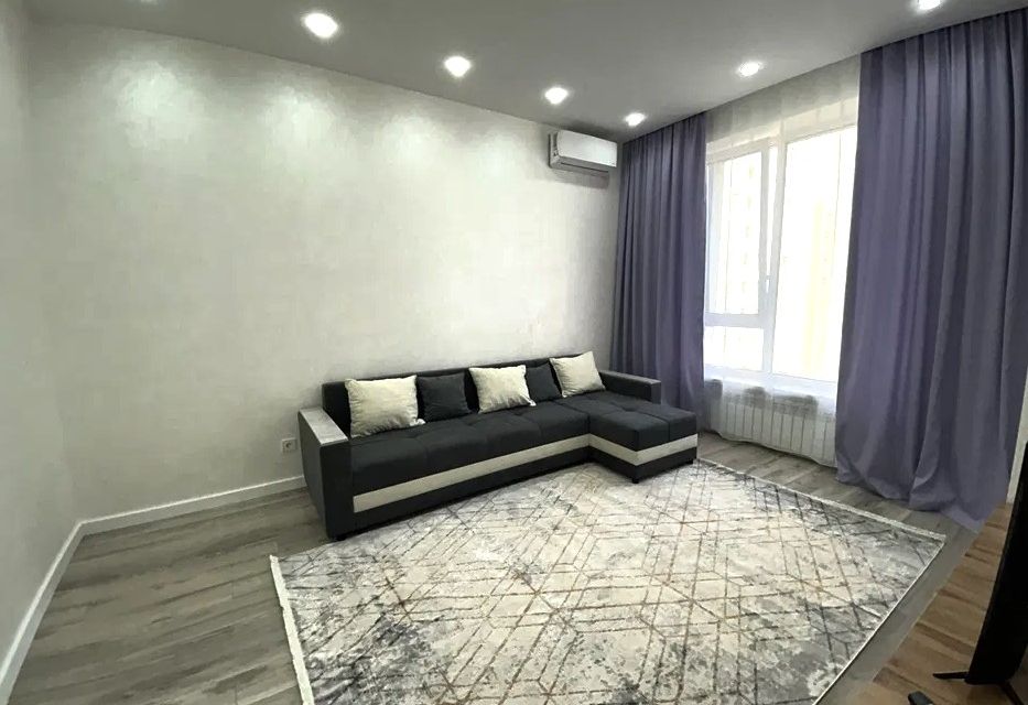 Сдаётся 2-комнатная квартира, 59.8 м²