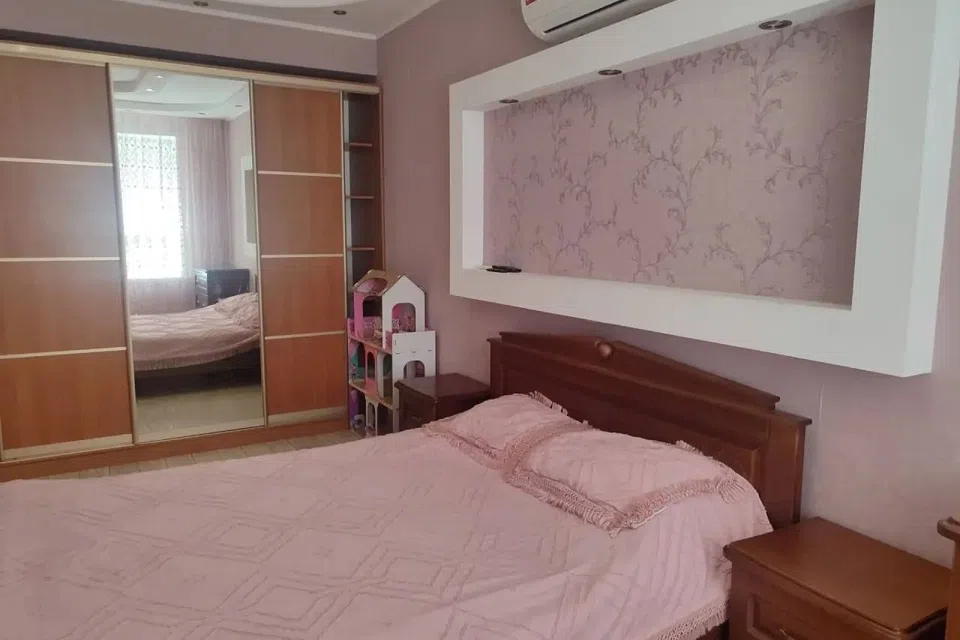 Сдаётся 3-комнатная квартира, 90 м²