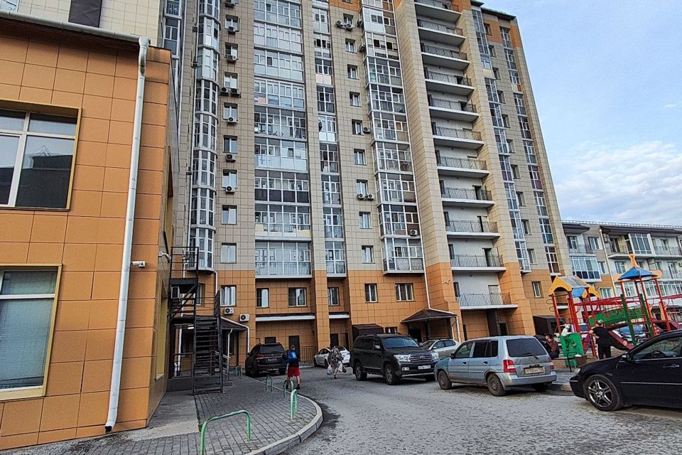 Сдаётся 3-комнатная квартира, 106.1 м²