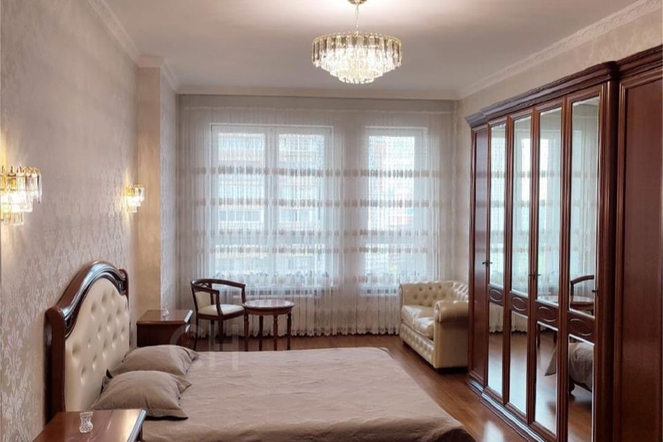 Сдаётся 3-комнатная квартира, 130 м²