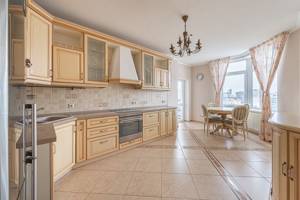 Сдаётся 2-комнатная квартира, 89 м²