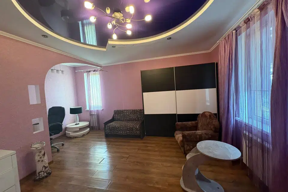 Сдаётся 2-этажный дом, 172 м²