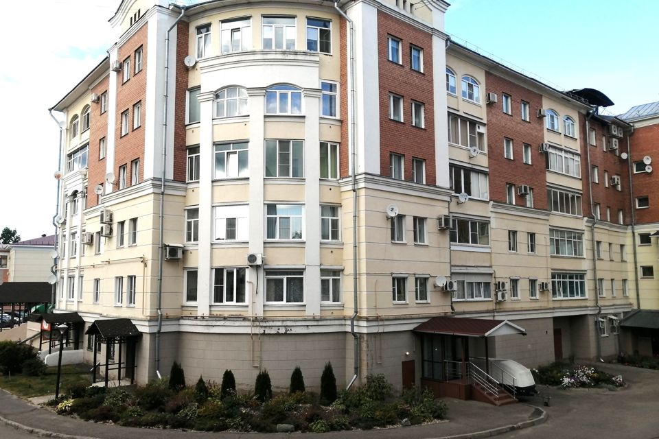 Сдаётся 2-комнатная квартира, 59.8 м²