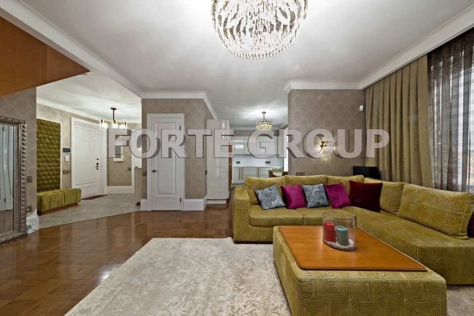 Сдаётся 4-комнатная квартира, 146 м²