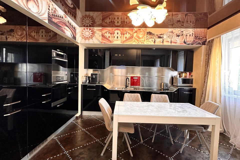 Сдаётся 3-комнатная квартира, 106 м²