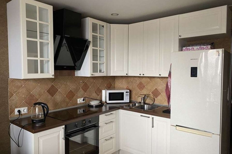 Сдаётся 1-комнатная квартира, 42 м²