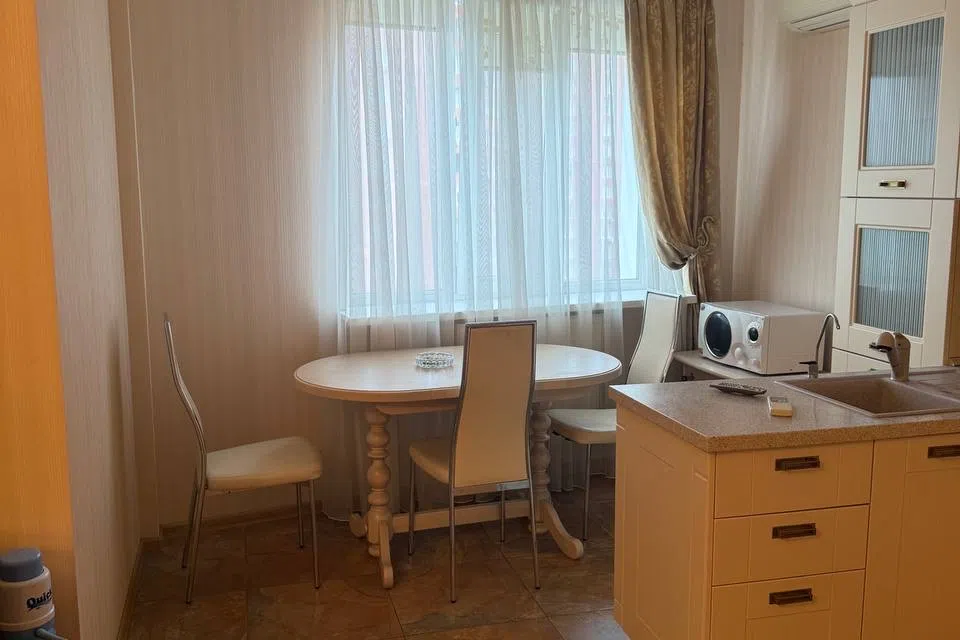 Сдаётся 3-комнатная квартира, 100 м²