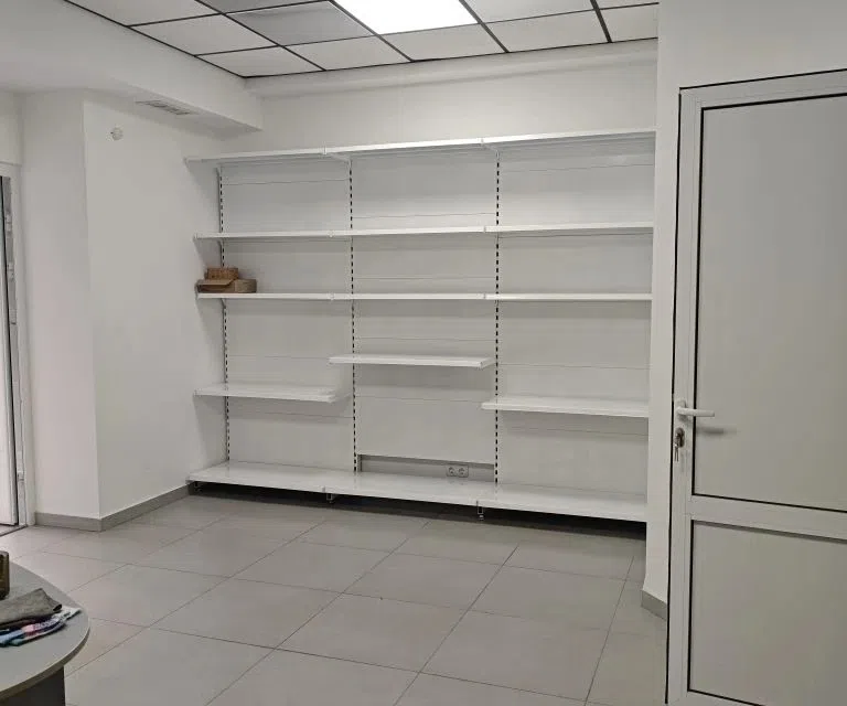 Сдаётся торговое помещение, 86 м²