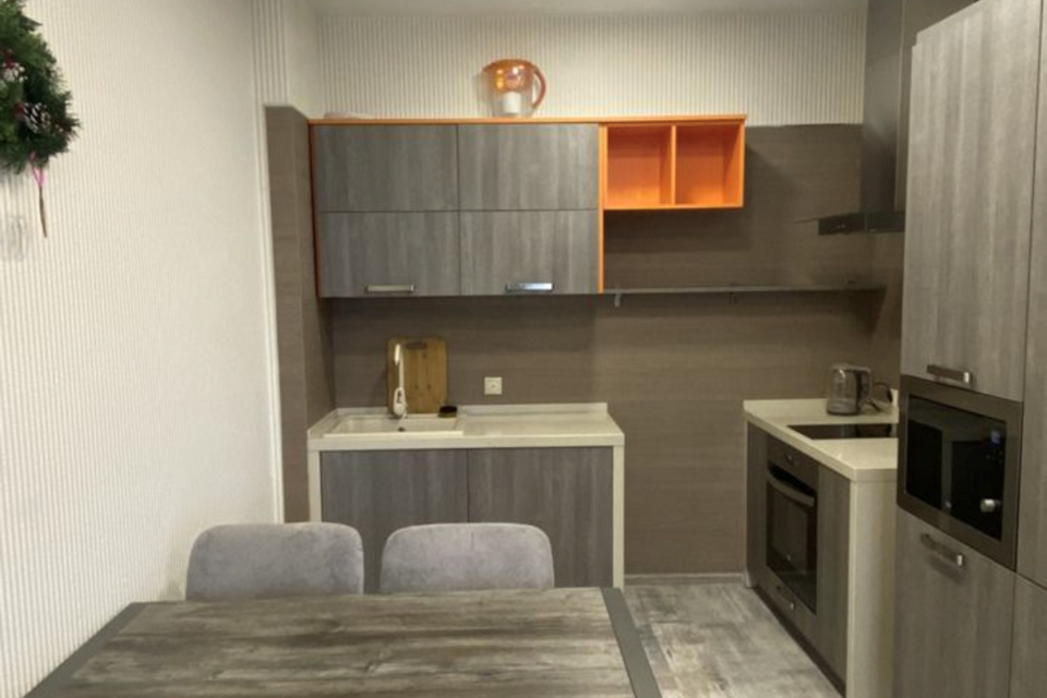Сдаётся 2-комнатная квартира, 75 м²