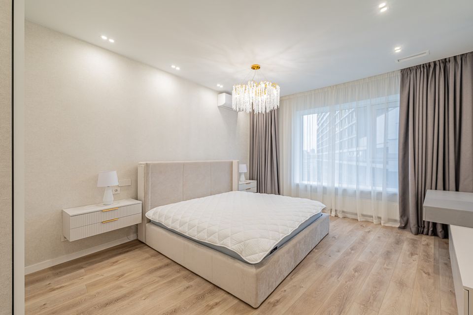 Сдаётся 4-комнатная квартира, 140 м²