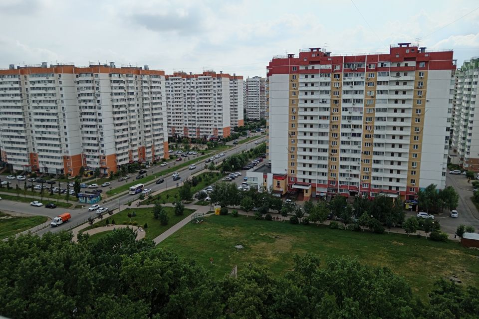 Сдаётся 2-комнатная квартира, 63 м²
