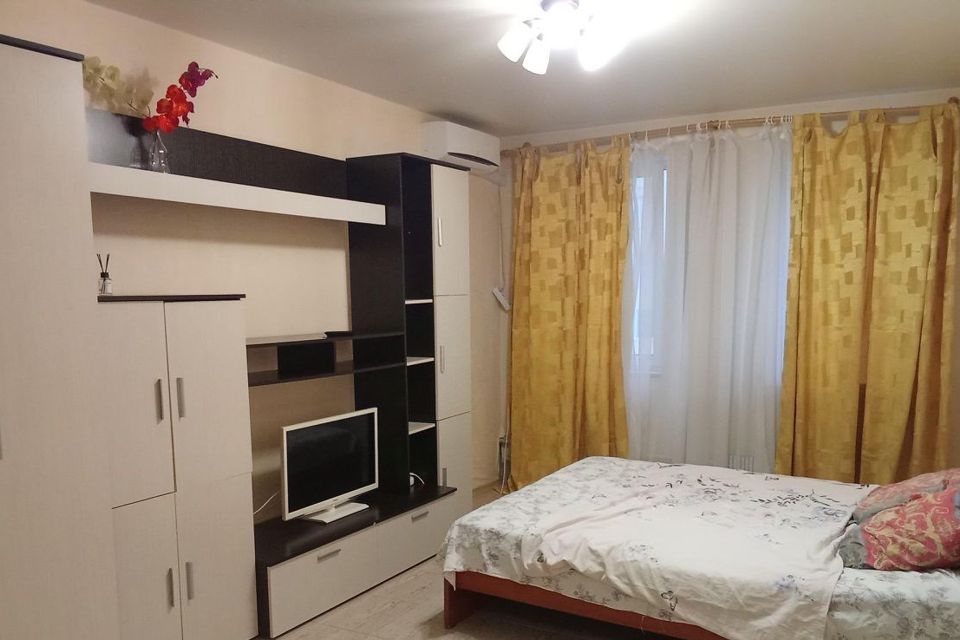 Сдаётся 1-комнатная квартира, 43 м²