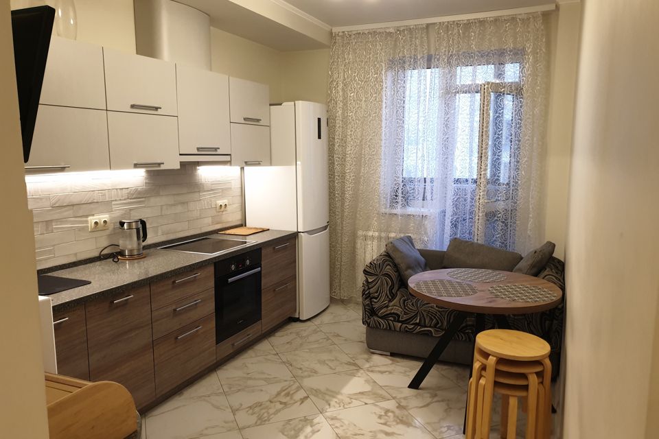 Сдаётся 1-комнатная квартира, 43 м²