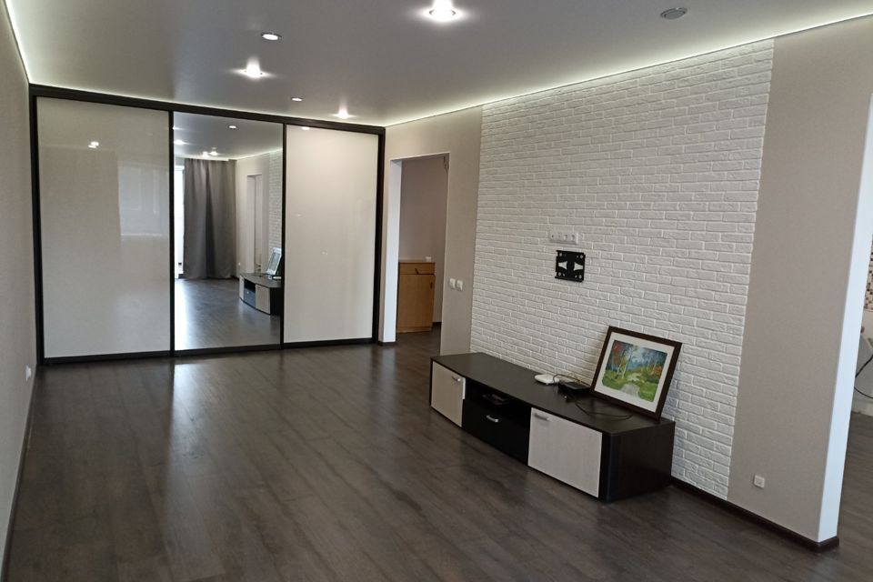 Сдаётся 2-комнатная квартира, 67.8 м²