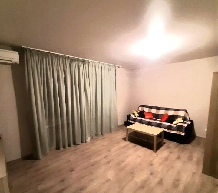 Сдаётся 1-комнатная квартира, 38 м²