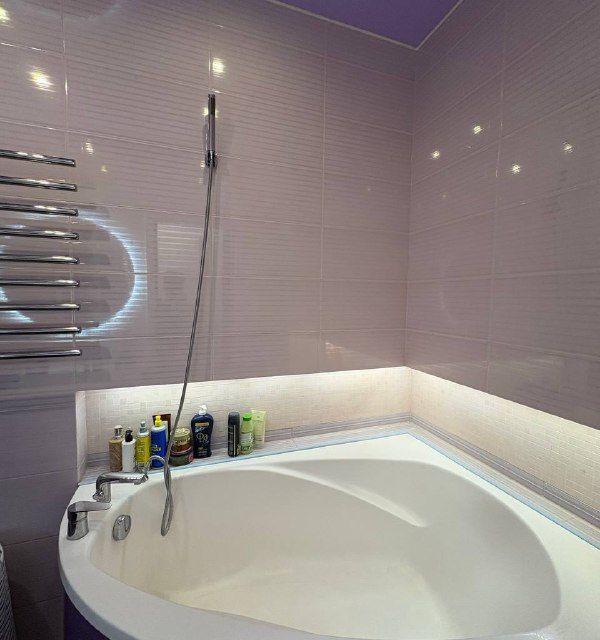 Сдаётся 1-комнатная квартира, 64 м²